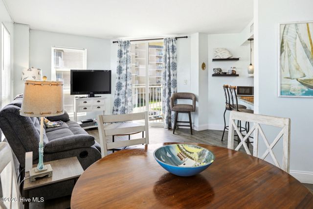 2000 New River Inlet Road 1114, Sneads Ferry, NC 28460