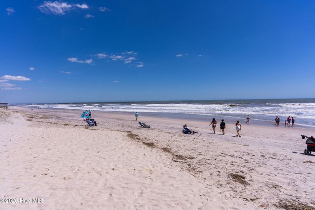 2000 New River Inlet Road 1114, Sneads Ferry, NC 28460