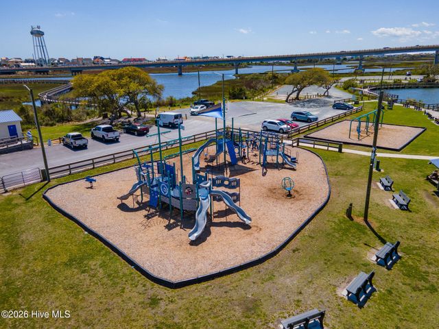 2000 New River Inlet Road 1114, Sneads Ferry, NC 28460