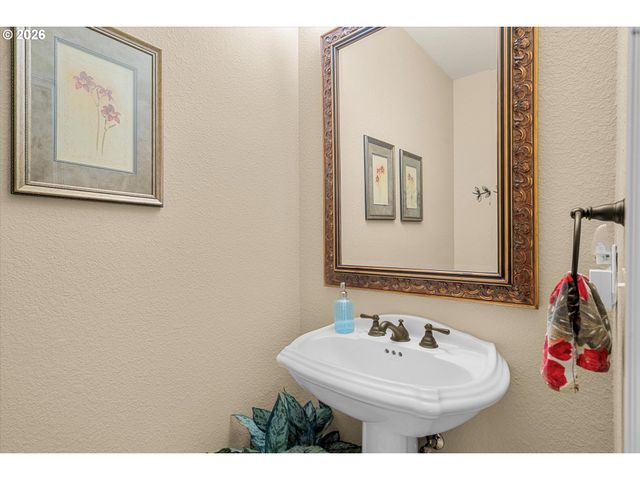 2203 S 17TH Way, Ridgefield, WA 98642