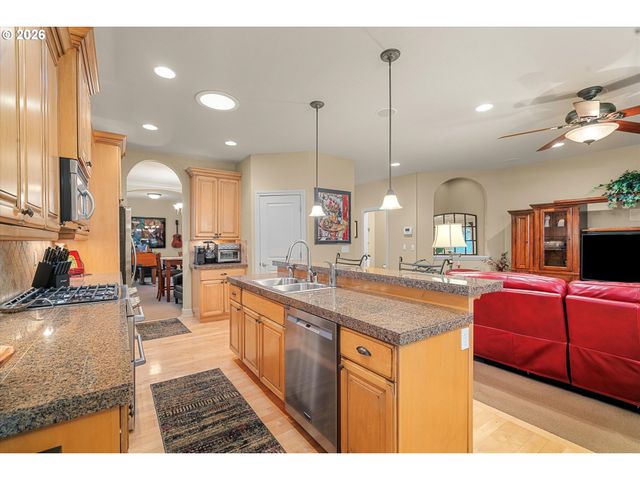 2203 S 17TH Way, Ridgefield, WA 98642