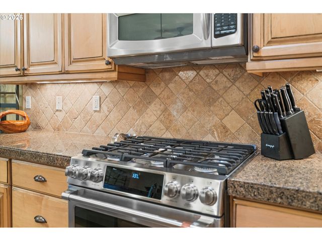 2203 S 17TH Way, Ridgefield, WA 98642