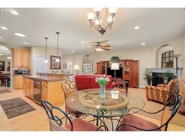 2203 S 17TH Way, Ridgefield, WA 98642