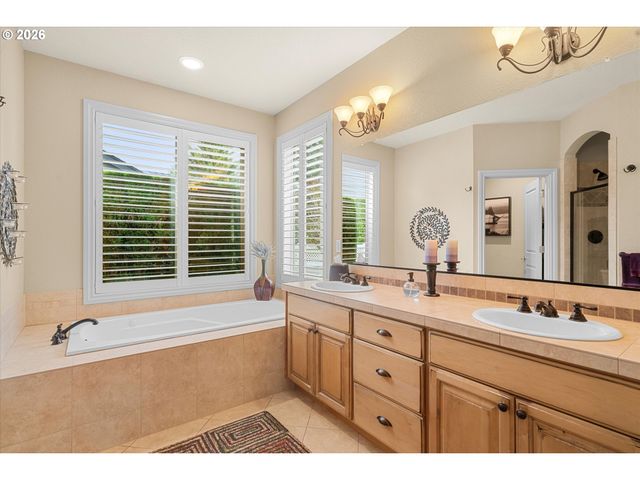 2203 S 17TH Way, Ridgefield, WA 98642