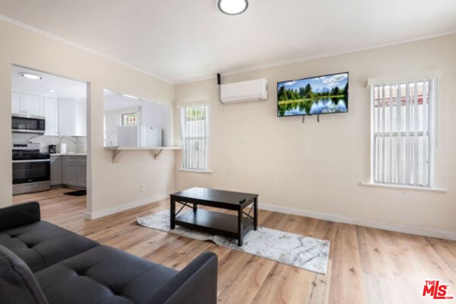 1163 W 38th Street, Los Angeles, CA 90037