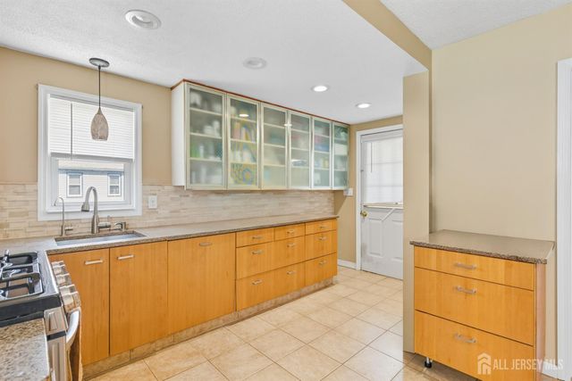 53 Dane Street, Sayreville, NJ 08872