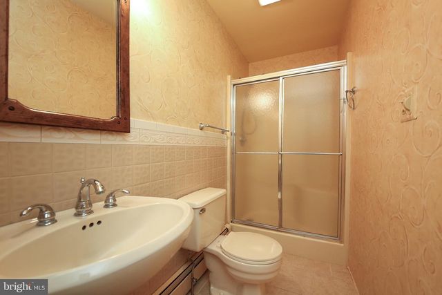 801 UPPER MAINLAND RD, Harleysville, PA 19438