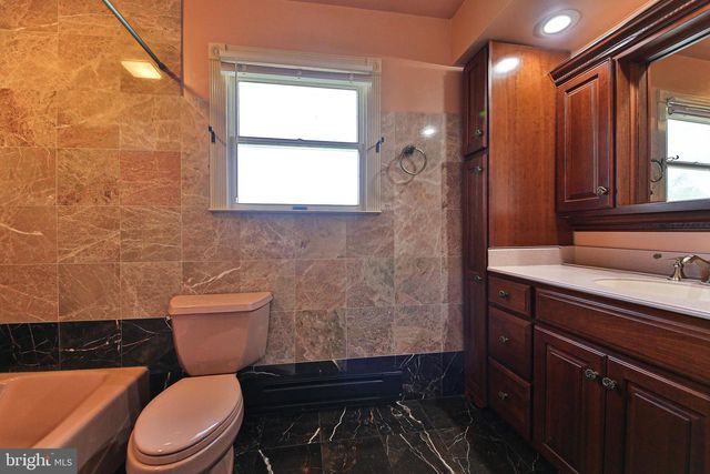 801 UPPER MAINLAND RD, Harleysville, PA 19438