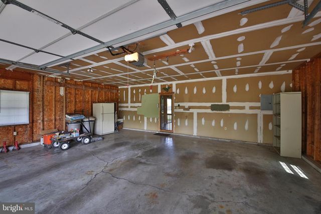 801 UPPER MAINLAND RD, Harleysville, PA 19438