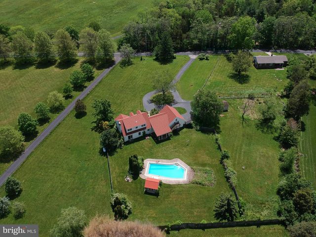 801 UPPER MAINLAND RD, Harleysville, PA 19438