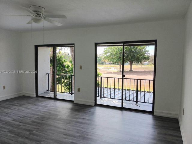 19174 Bobolink Dr, Hialeah, FL 33015