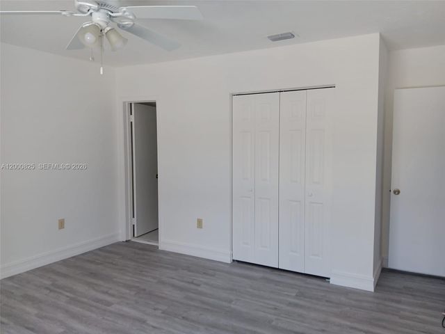 19174 Bobolink Dr, Hialeah, FL 33015