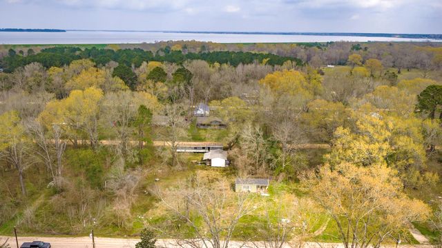 551 Martinez Street, Coldspring, TX 77331