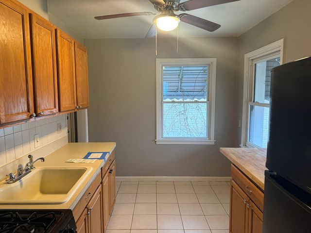 22732 Rosalind Avenue, Eastpointe City, MI 48021