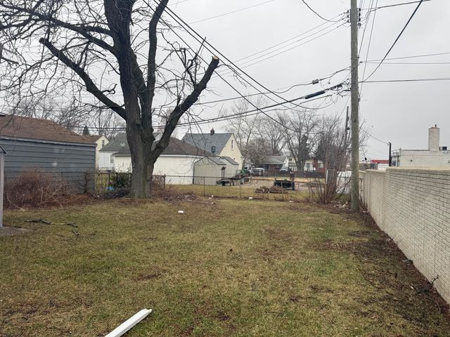 22732 Rosalind Avenue, Eastpointe City, MI 48021