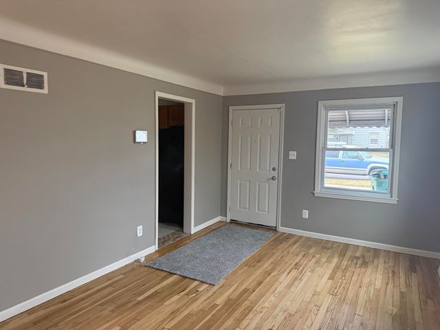 22732 Rosalind Avenue, Eastpointe City, MI 48021