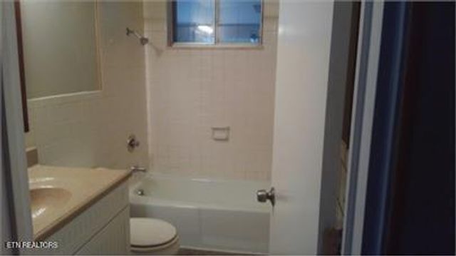 100 Nasson Lane, Oak Ridge, TN 37830