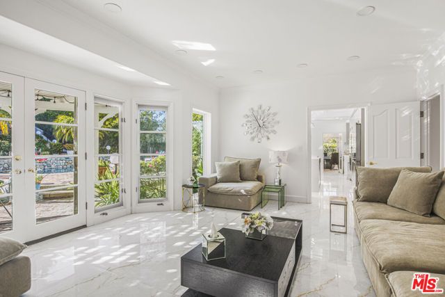 6111 County Oak Road, Woodland Hills (los Angeles), CA 91367