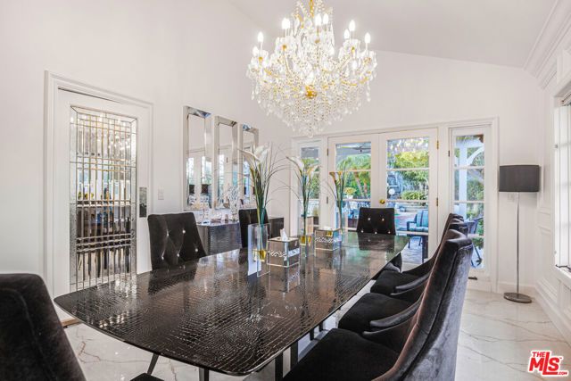6111 County Oak Road, Woodland Hills (los Angeles), CA 91367