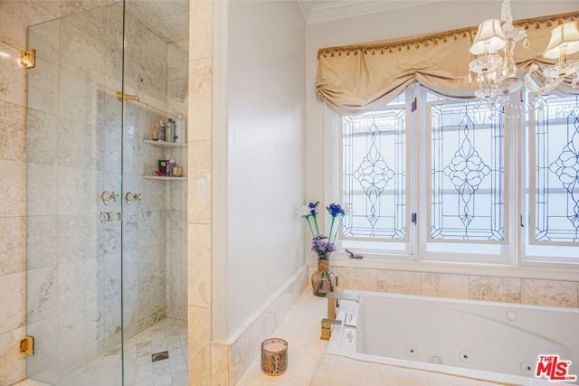 6111 County Oak Road, Woodland Hills (los Angeles), CA 91367