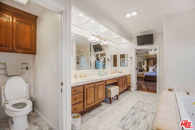 6111 County Oak Road, Woodland Hills (los Angeles), CA 91367
