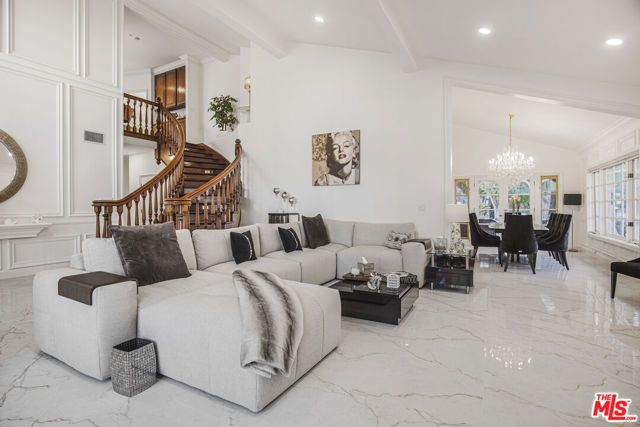 6111 County Oak Road, Woodland Hills (los Angeles), CA 91367