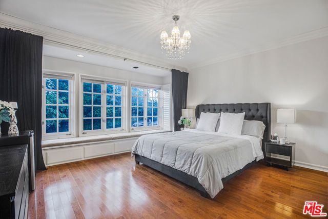 6111 County Oak Road, Woodland Hills (los Angeles), CA 91367