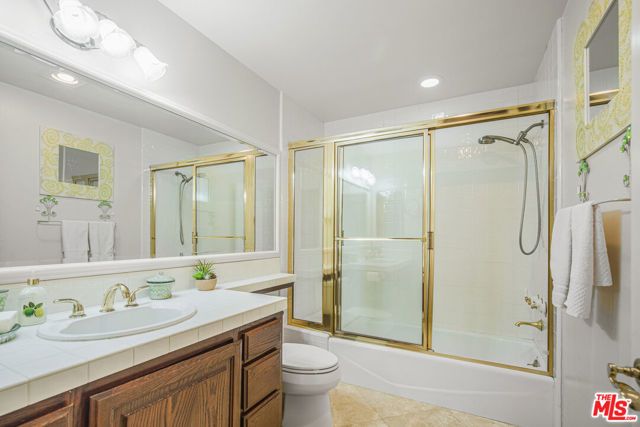 6111 County Oak Road, Woodland Hills (los Angeles), CA 91367