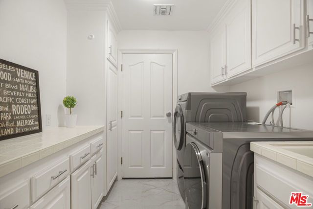 6111 County Oak Road, Woodland Hills (los Angeles), CA 91367