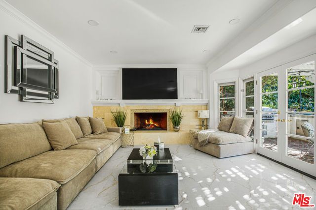 6111 County Oak Road, Woodland Hills (los Angeles), CA 91367