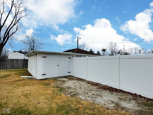 2003 Gilmore Street, Columbus, IN 47201