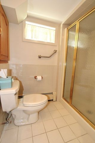 8 Deerfield Rd, Shrewsbury, MA 01545