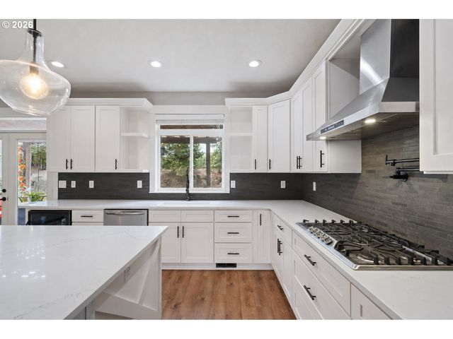 1509 N HERON Dr, Ridgefield, WA 98642