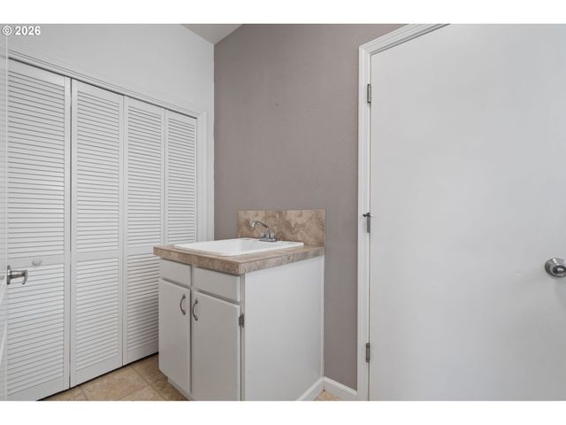1509 N HERON Dr, Ridgefield, WA 98642