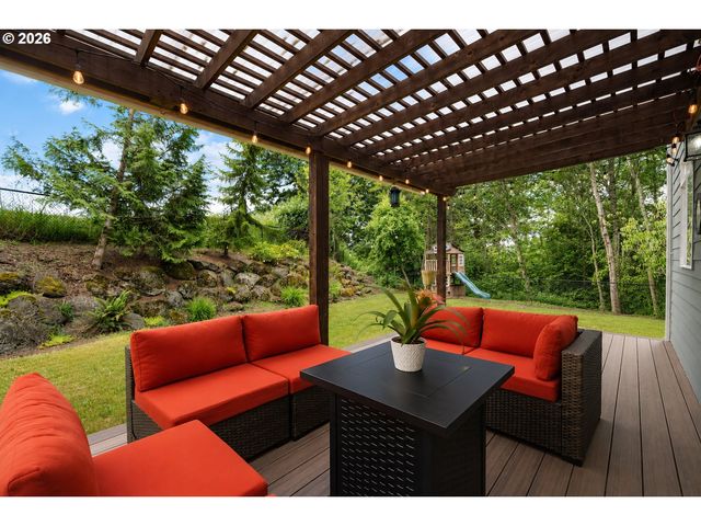 1509 N HERON Dr, Ridgefield, WA 98642