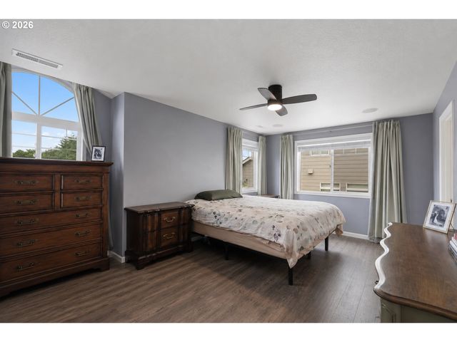 1509 N HERON Dr, Ridgefield, WA 98642