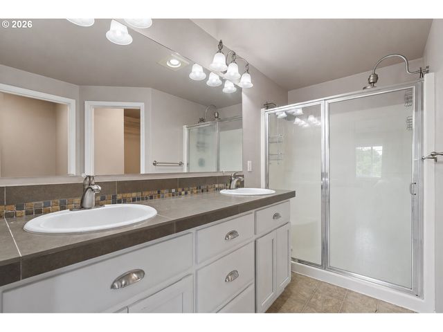 1509 N HERON Dr, Ridgefield, WA 98642