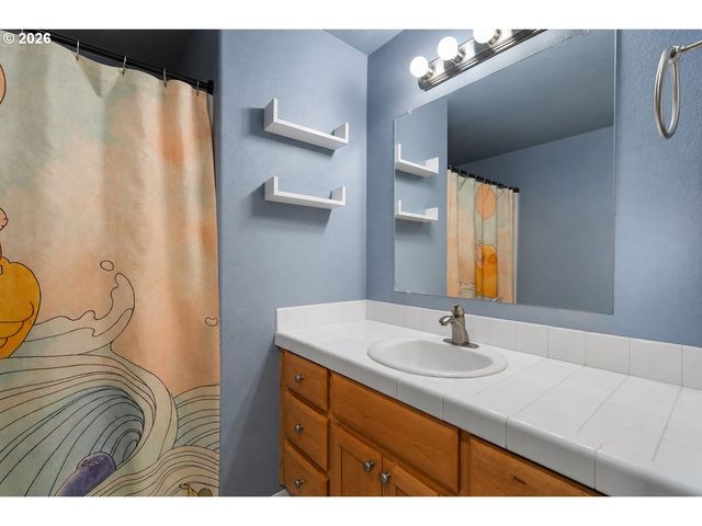 1509 N HERON Dr, Ridgefield, WA 98642