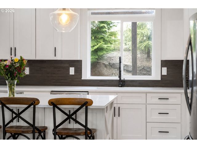 1509 N HERON Dr, Ridgefield, WA 98642