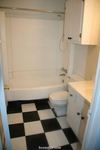 314 South Haswell Drive B, Bryan, TX 77803