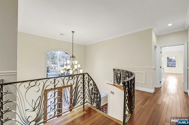831 Pascack Road, Paramus, NJ 07652