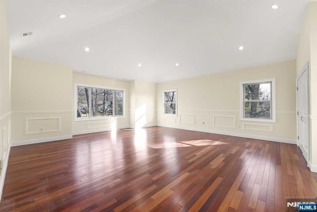 831 Pascack Road, Paramus, NJ 07652