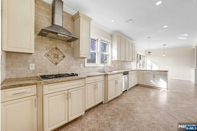 831 Pascack Road, Paramus, NJ 07652