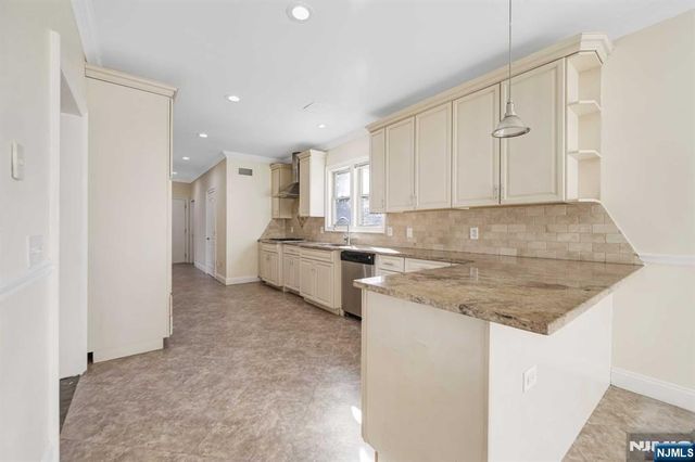 831 Pascack Road, Paramus, NJ 07652