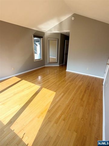 19 Lakeview Drive, Old Tappan, NJ 07675