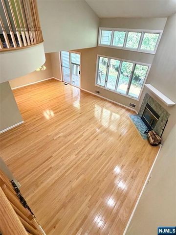 19 Lakeview Drive, Old Tappan, NJ 07675