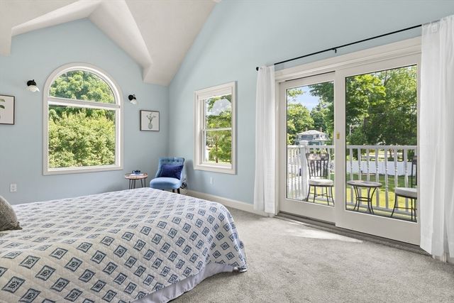 3 Summer St 2, Topsfield, MA 01983