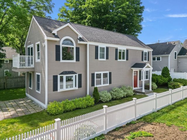 3 Summer St 2, Topsfield, MA 01983