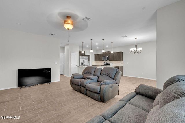 13186 ILKLEY Lane, El Paso, TX 79928