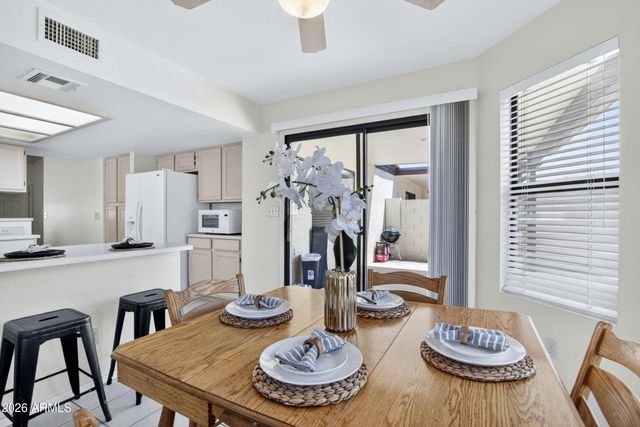 542 S HIGLEY Road 41, Mesa, AZ 85206
